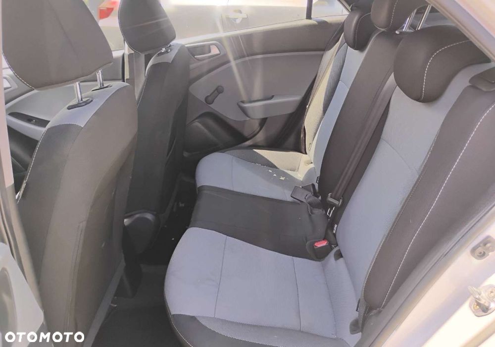 Hyundai i20 - 10