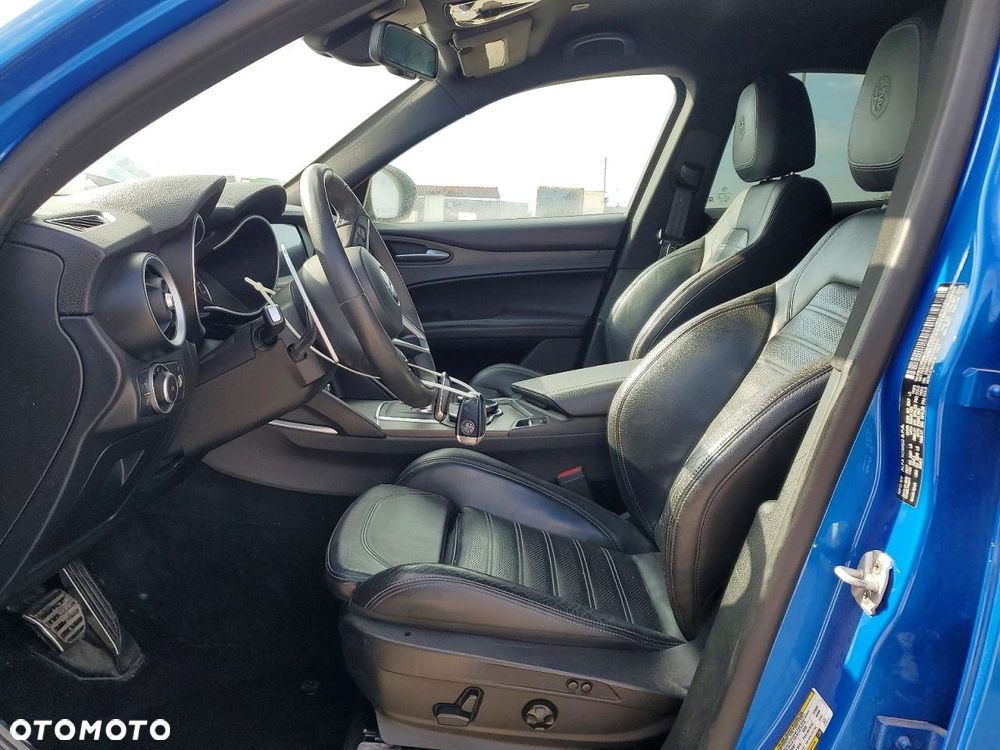 Alfa Romeo Stelvio 2.0 Turbo 16V AT8-Q4 Veloce Ti - 8