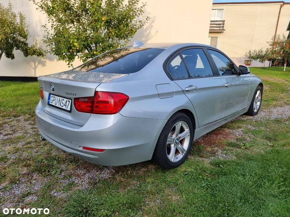 BMW Seria 3 328i xDrive - 8