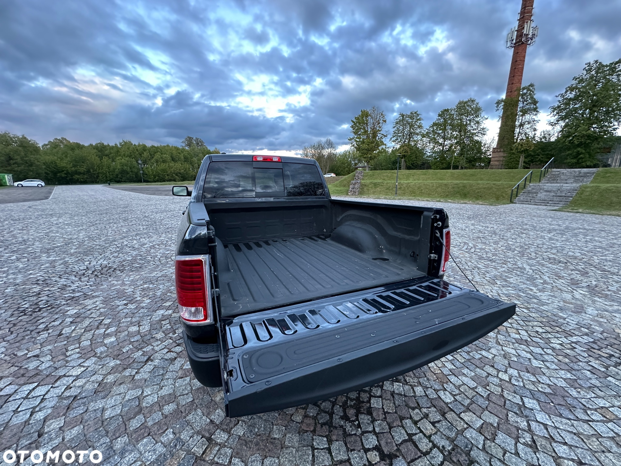 RAM 1500 - 12