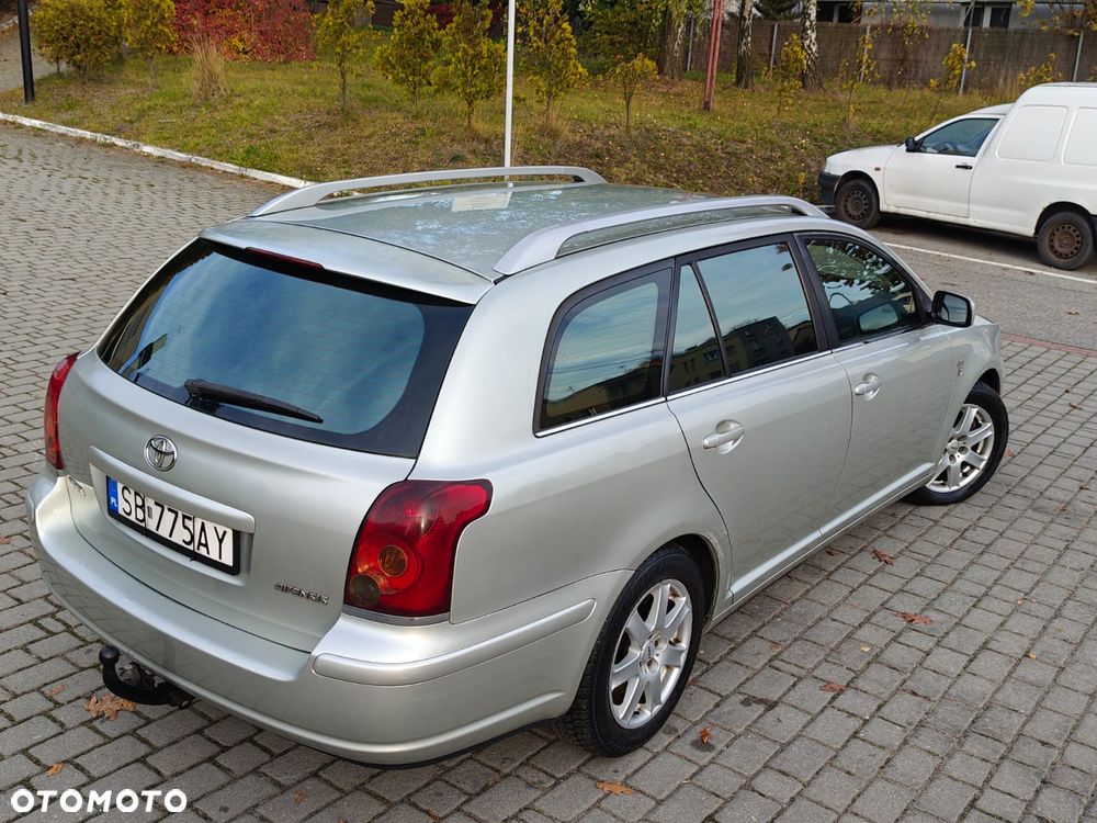Toyota Avensis 2.0 D-4D Combi - 31