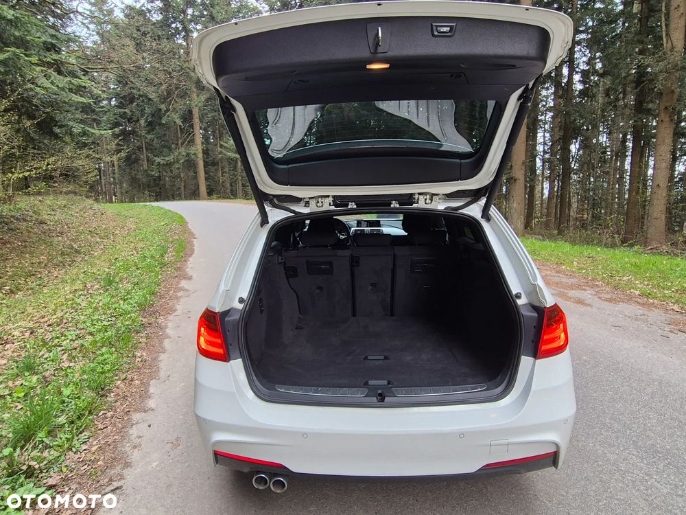 BMW Seria 3 325d M Sport - 14