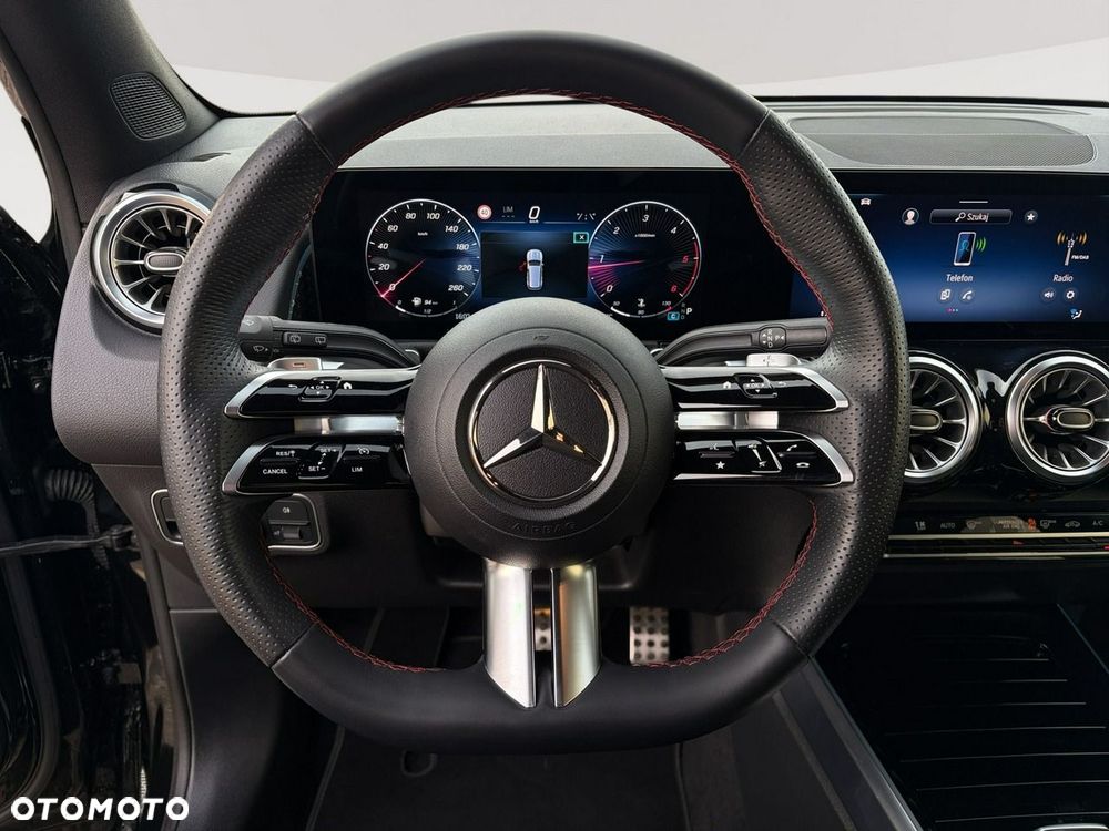 Mercedes-Benz GLB - 14