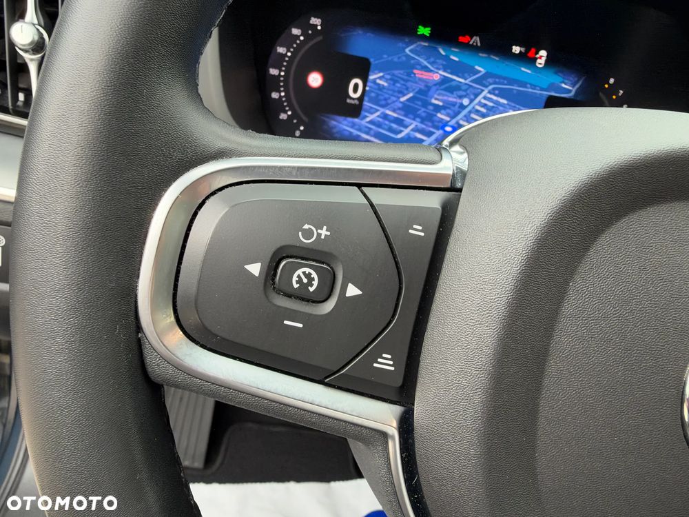 Volvo XC 60 B4 B Momentum Pro - 26