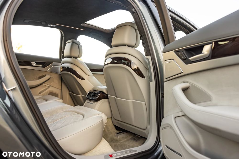 Audi S8 - 14