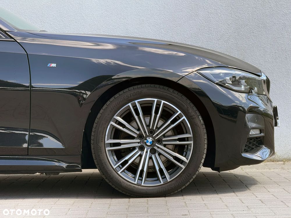 BMW Seria 3 320d M Sport - 8