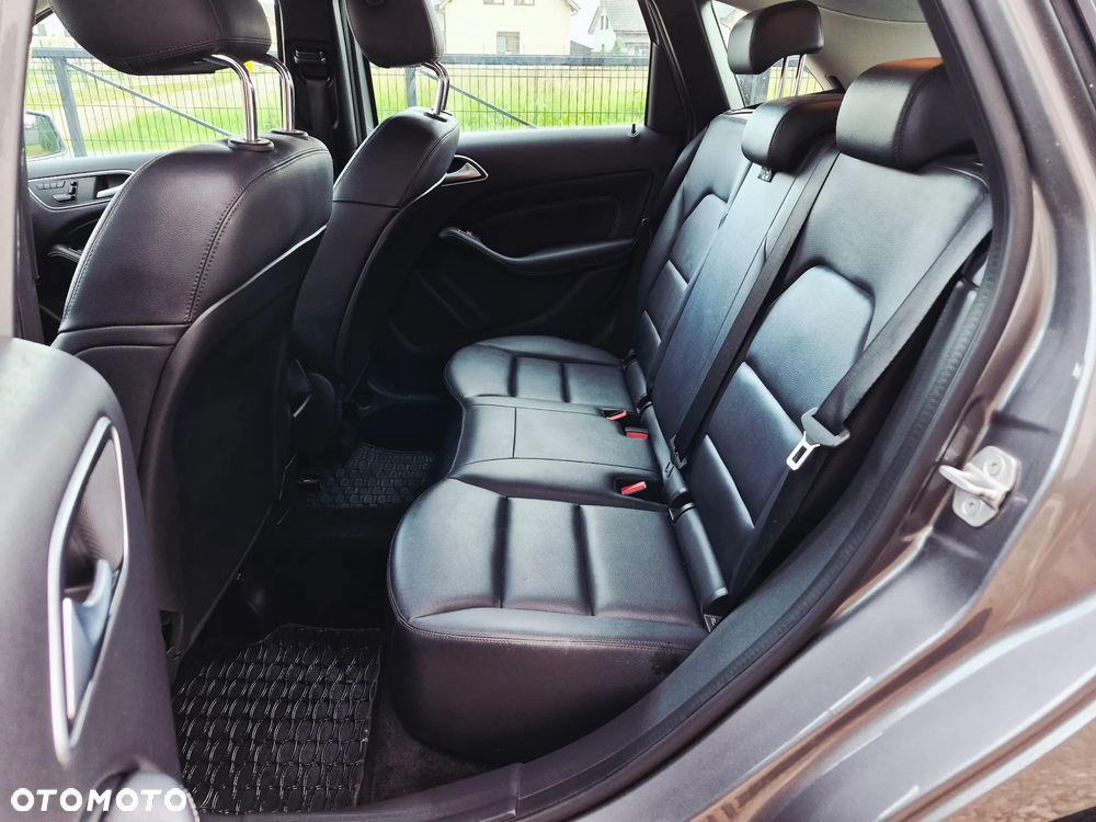 Mercedes-Benz Klasa B 180 BlueEFFICIENCY Edition Style - 12