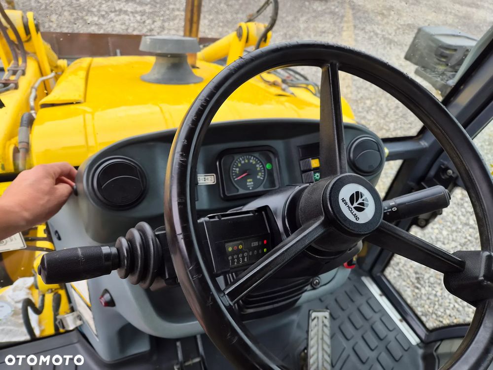 New Holland LB 115 - 9