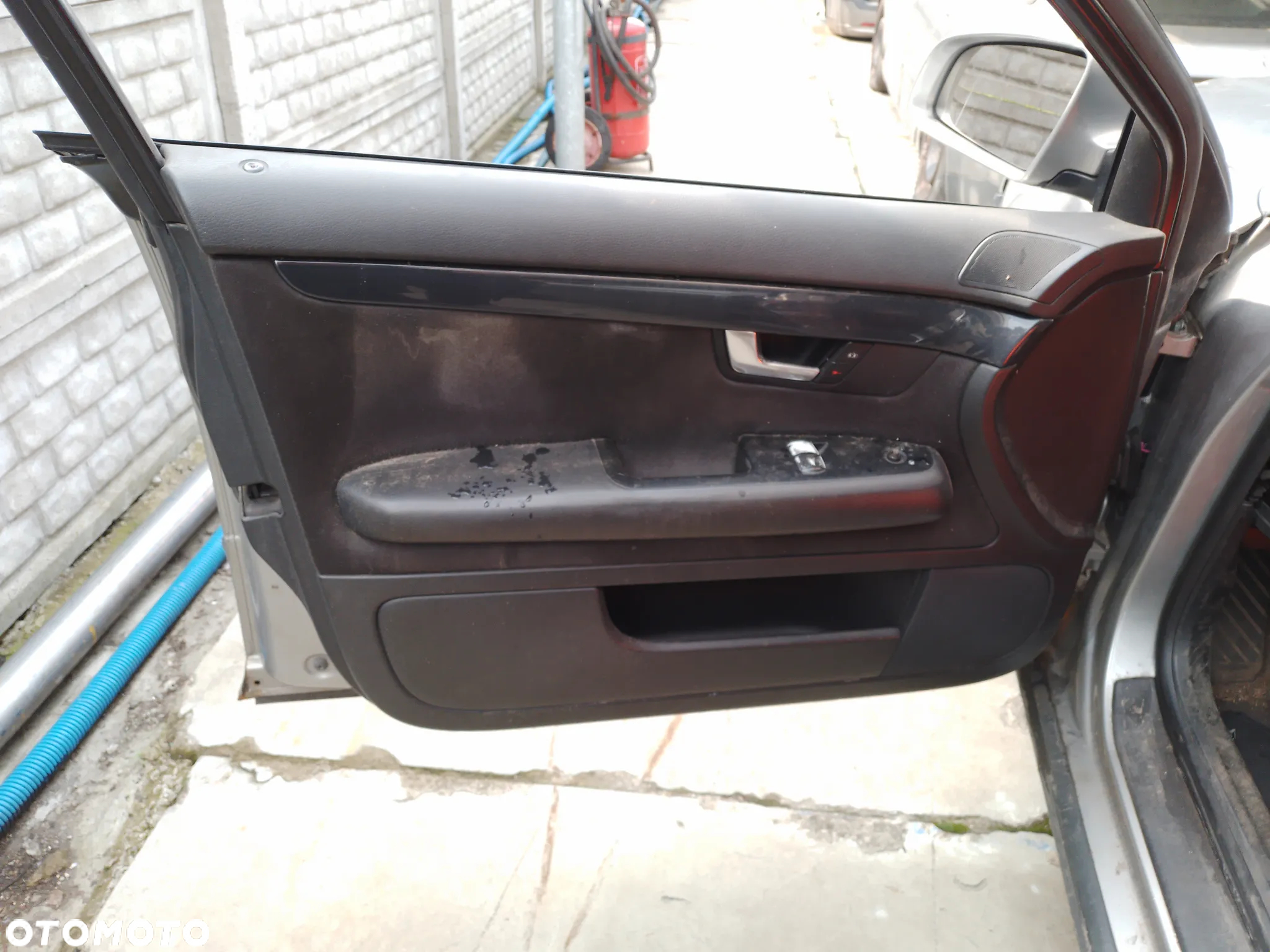AUDI A4 B6 AVANT 00-06 1.9 TDI   LAMPA TYŁ PRAWA LEWA - 29