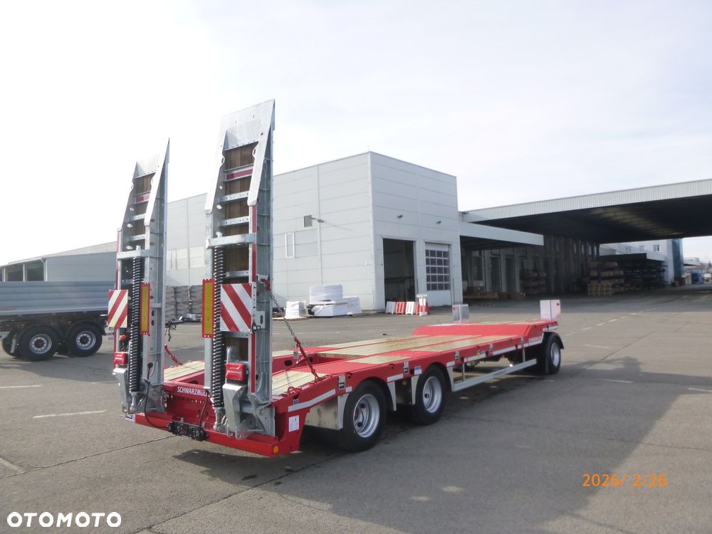 Schwarzmuller 3-osiowa przyczepa niskopodwoziowa SCHWARZMUELLER nowa! - 4