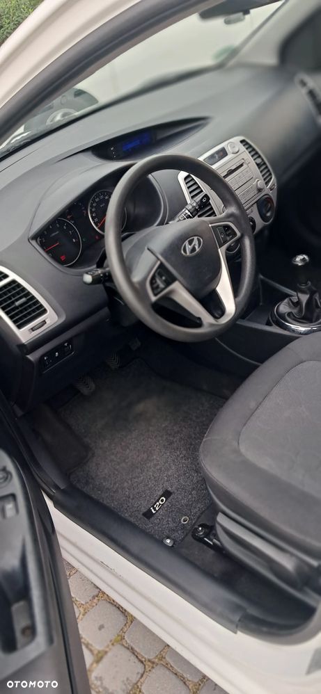 Hyundai i20 - 13