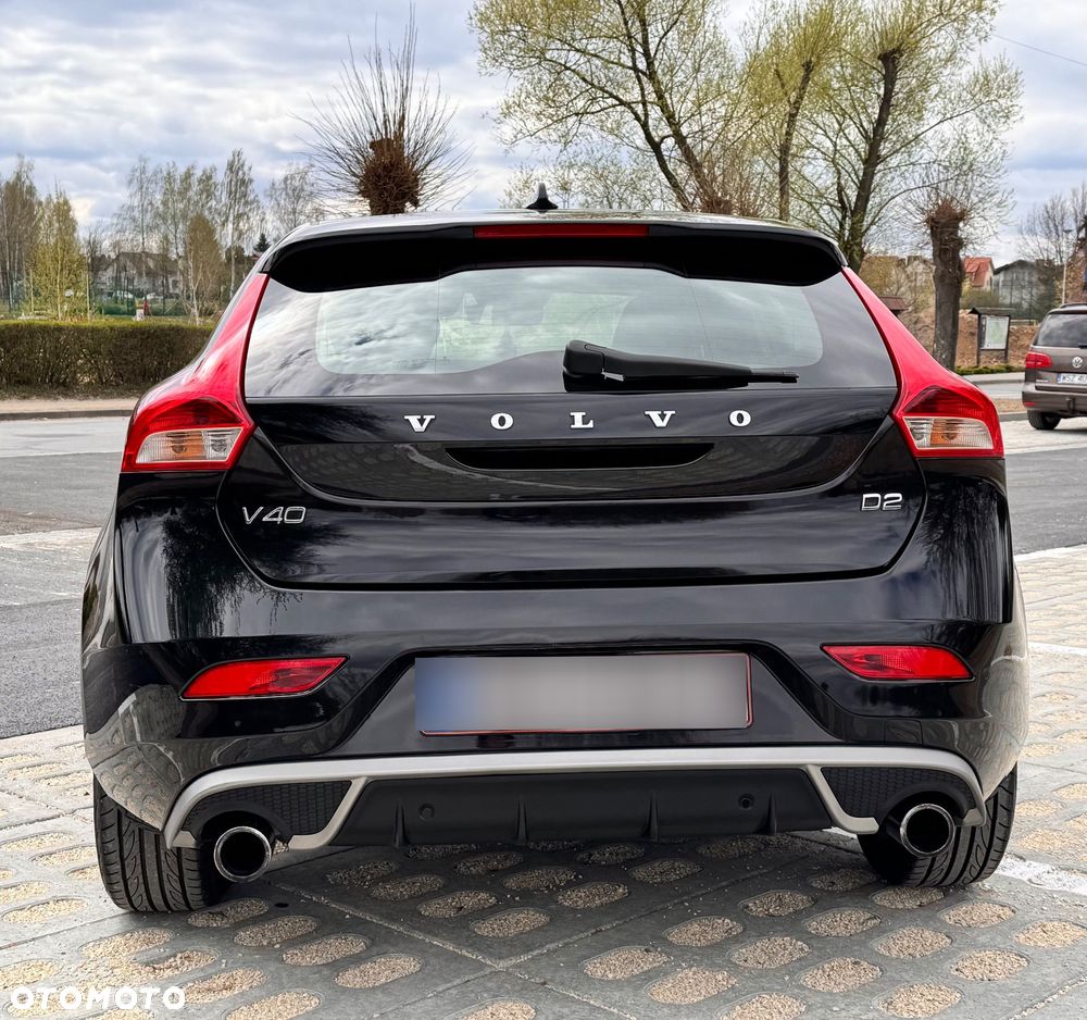 Volvo V40 D2 Drive-E R-Design Momentum - 3