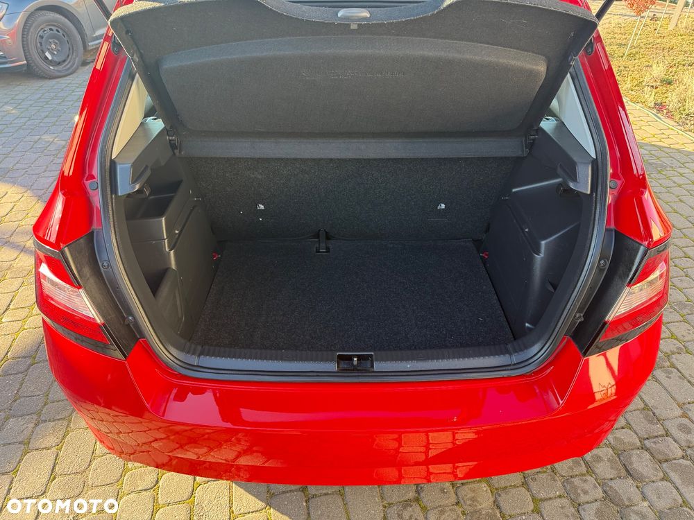 Skoda Fabia 1.0 MPI Cool Edition Red & Grey - 9