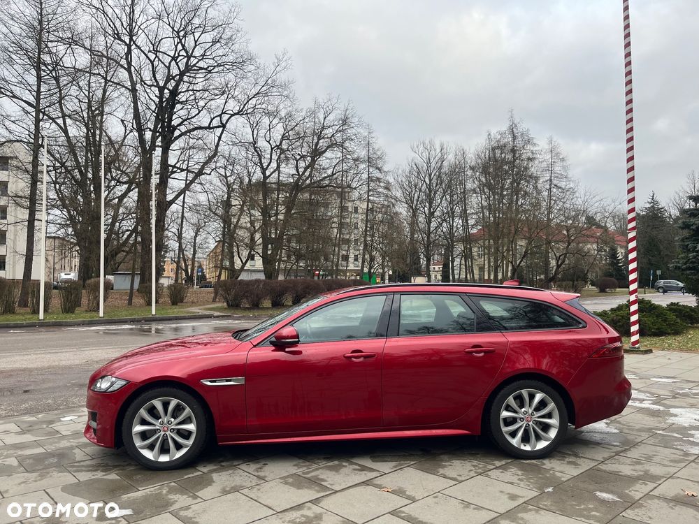 Jaguar XF 2.0 T AWD R-Sport - 17