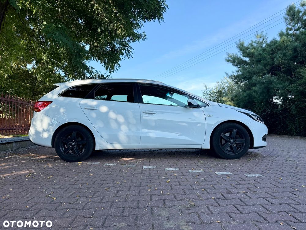 Kia Ceed - 12