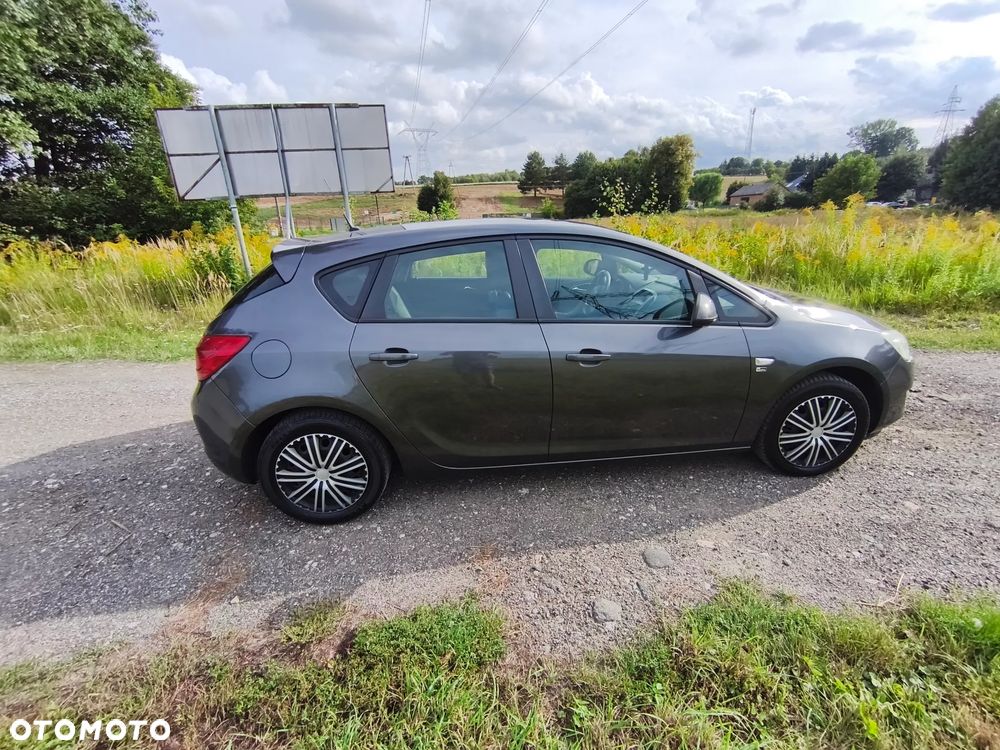 Opel Astra 1.6 Edition 150 - 9