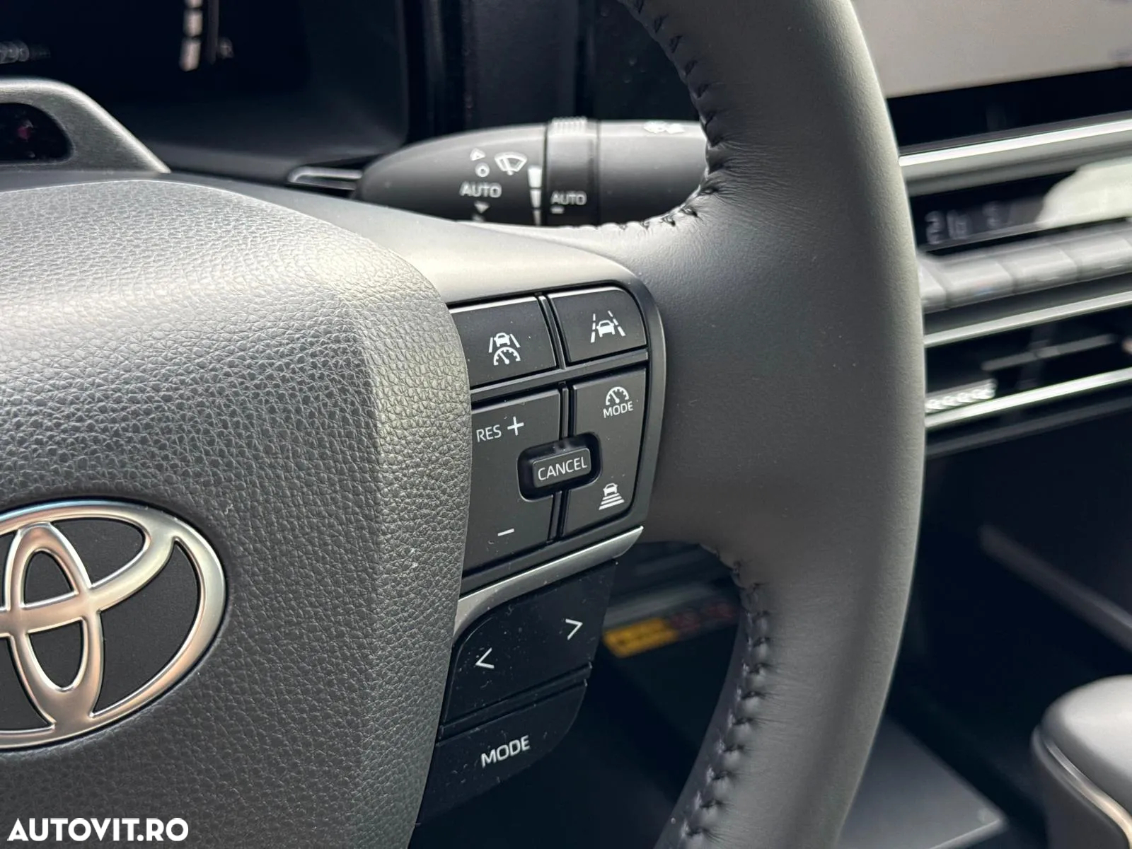 Toyota Camry 2.5 HEV Comfort - 10