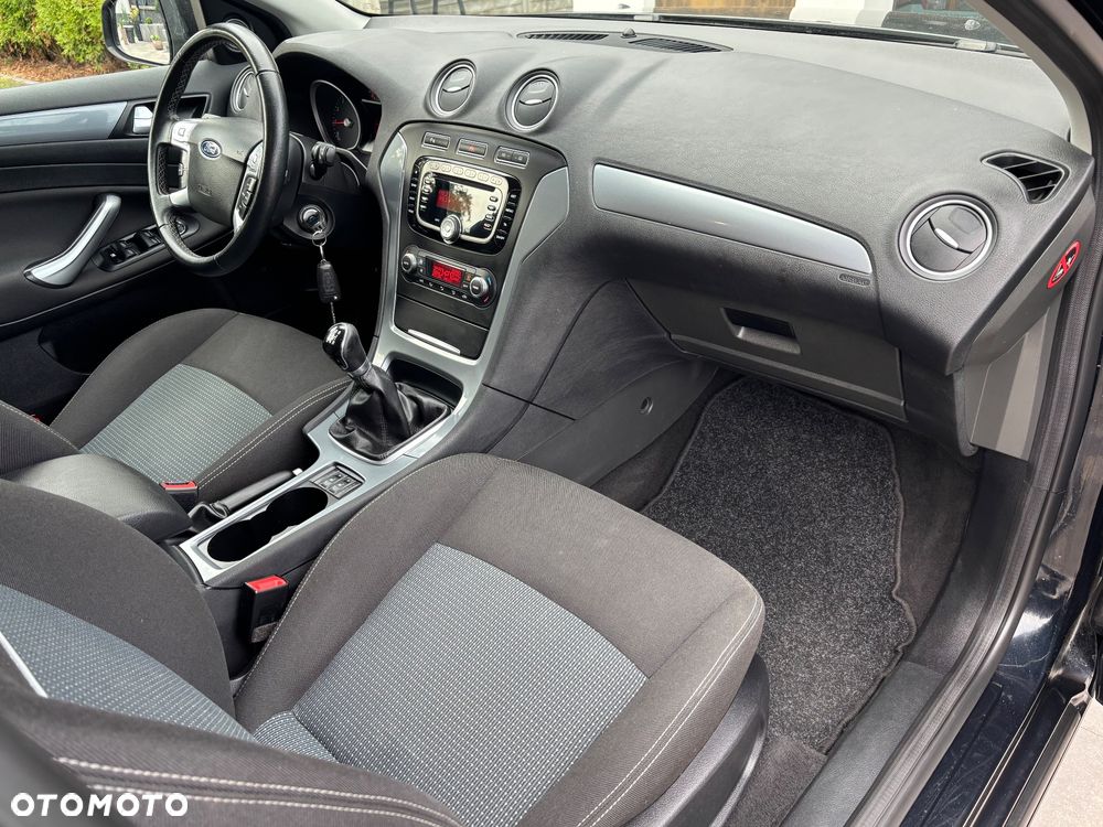 Ford Mondeo - 29