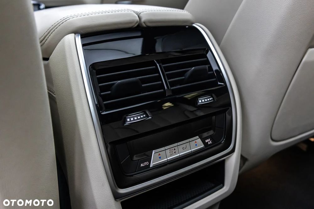BMW X5 xDrive40i sport - 27