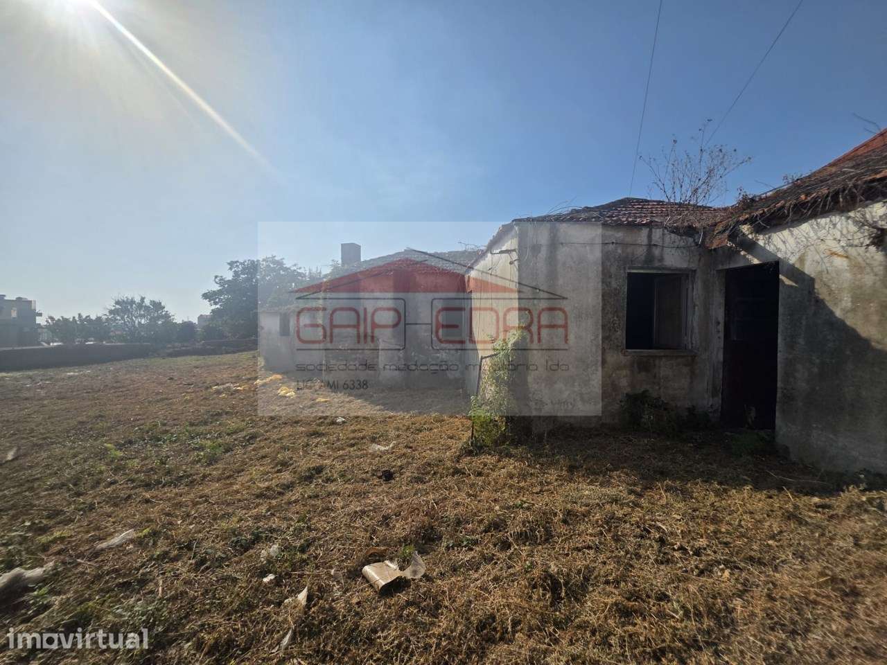 Moradia térrea com terreno 140 000 € em Esmoriz para restauro - Grande imagem: 2/16