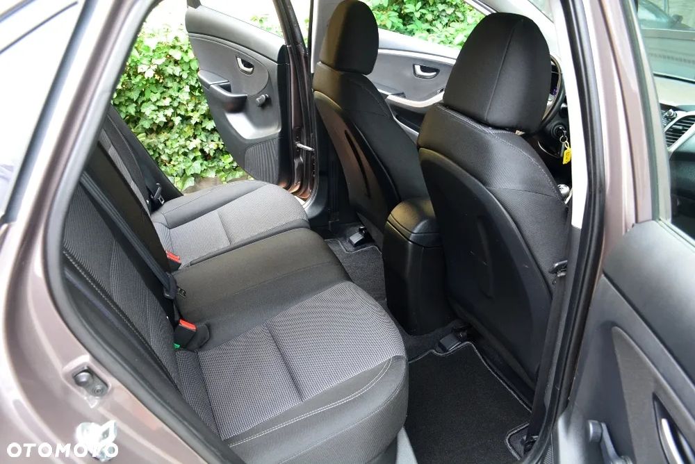 Hyundai i30 1.6 GDI Style - 23