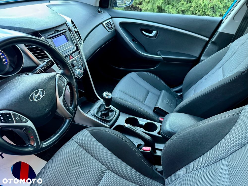 Hyundai i30 blue 1.6 GDI YES Gold - 12