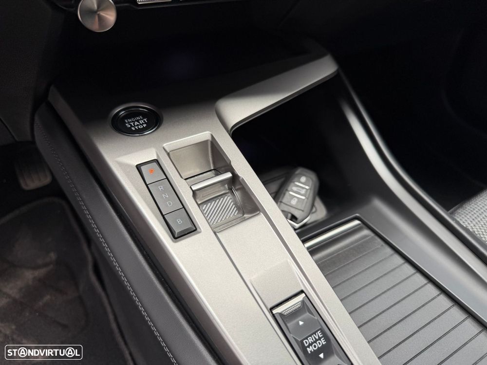 Peugeot 308 1.6 Hybrid Allure Pack e-EAT8 - 16