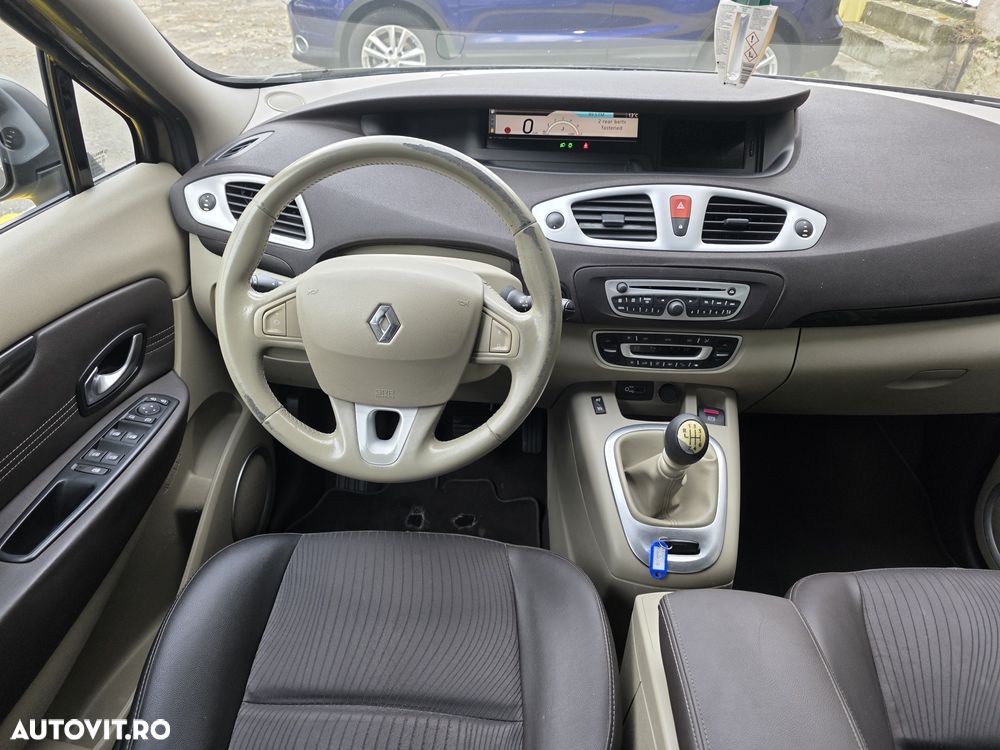 Renault Scenic 1.9dCi Privilege - 12