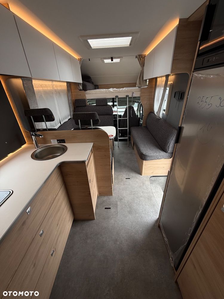 Dethleffs Family XL - 37