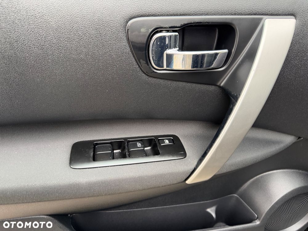 Nissan Qashqai 2.0 Visia - 14