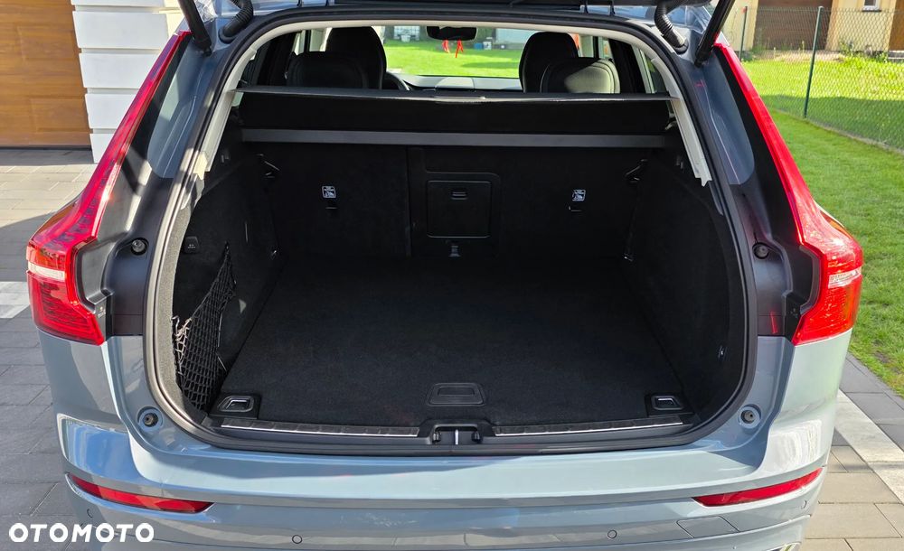 Volvo XC 60 B4 D AWD Ultimate Bright - 24