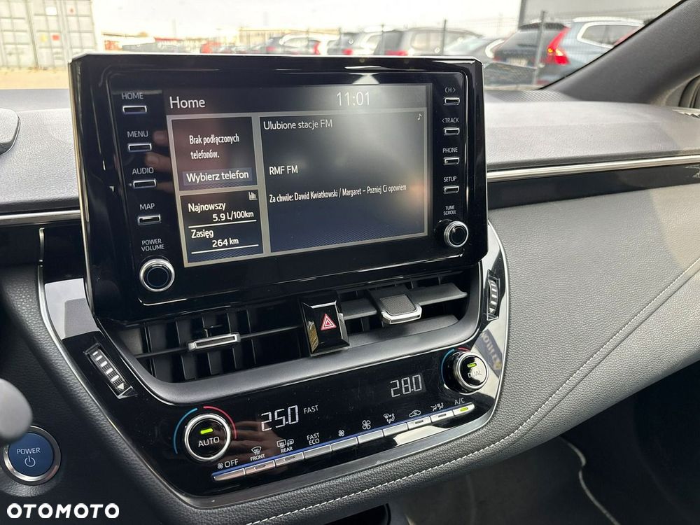 Toyota Corolla 1.8 Hybrid Comfort - 22