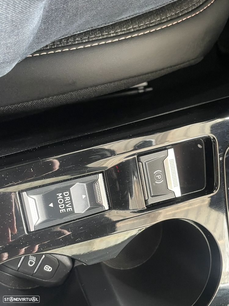 Peugeot e-2008 Allure Pack - 28