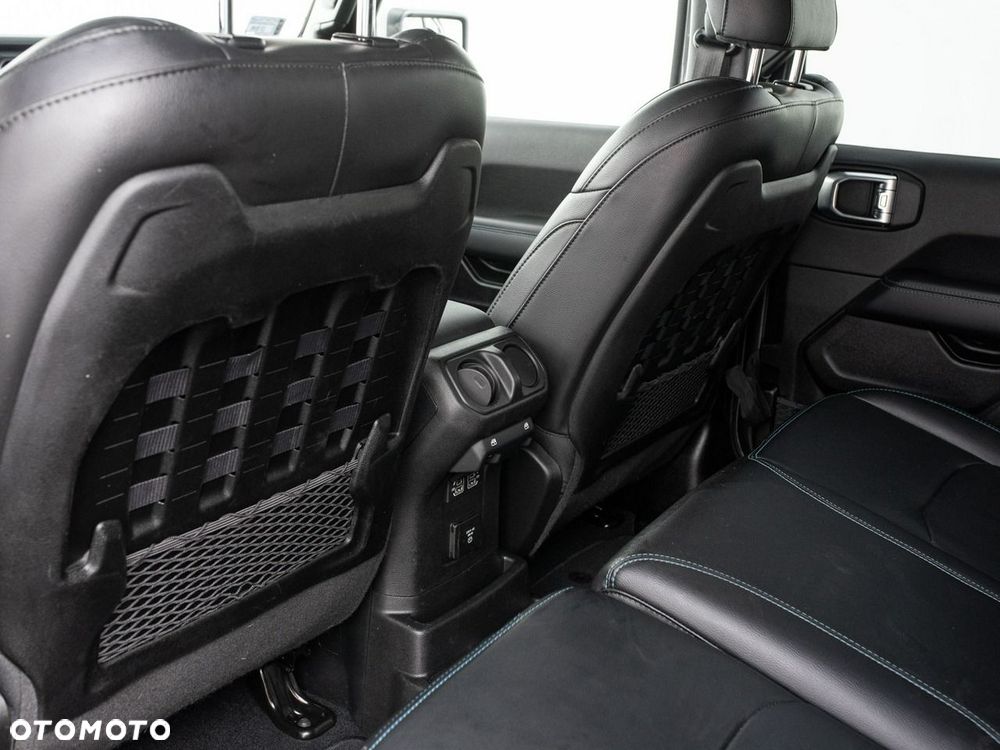 Jeep Wrangler - 26