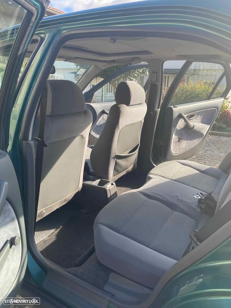 Honda Civic 1.4i - 7