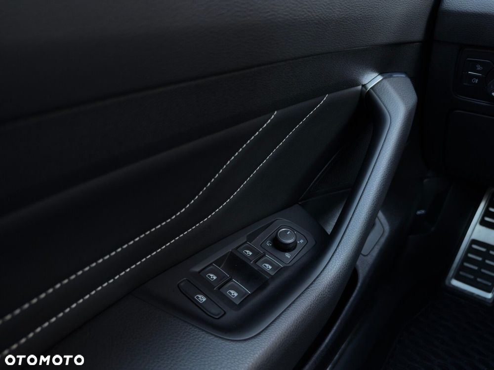 Volkswagen Arteon 2.0 TSI R-Line DSG - 33
