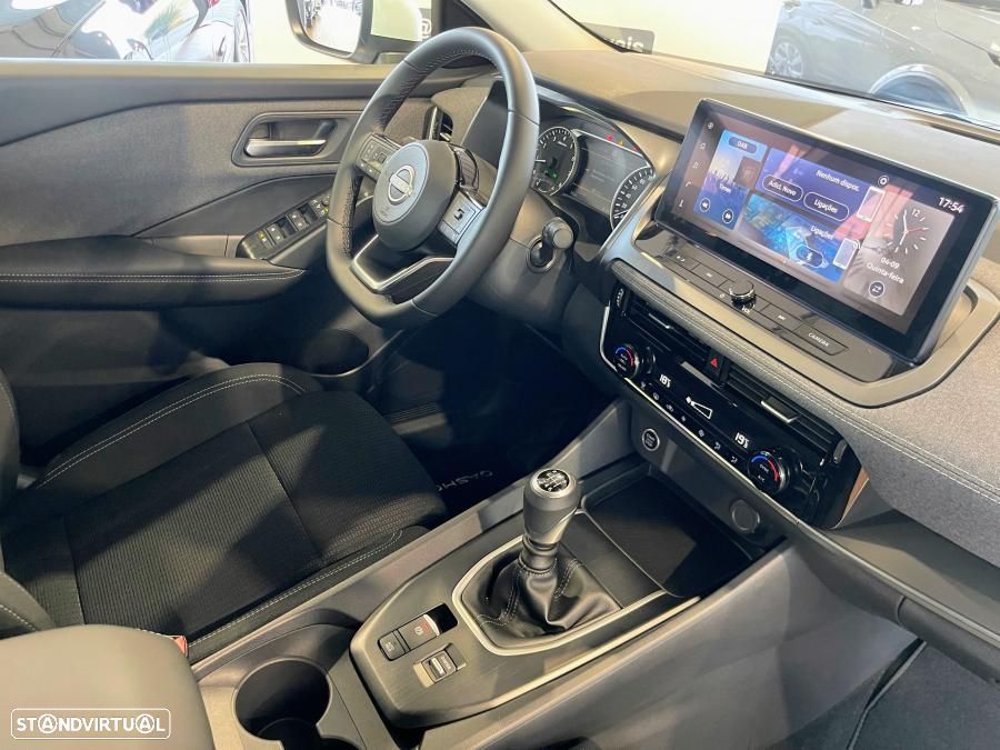 Nissan Qashqai 1.3 DIG-T Engage - 26