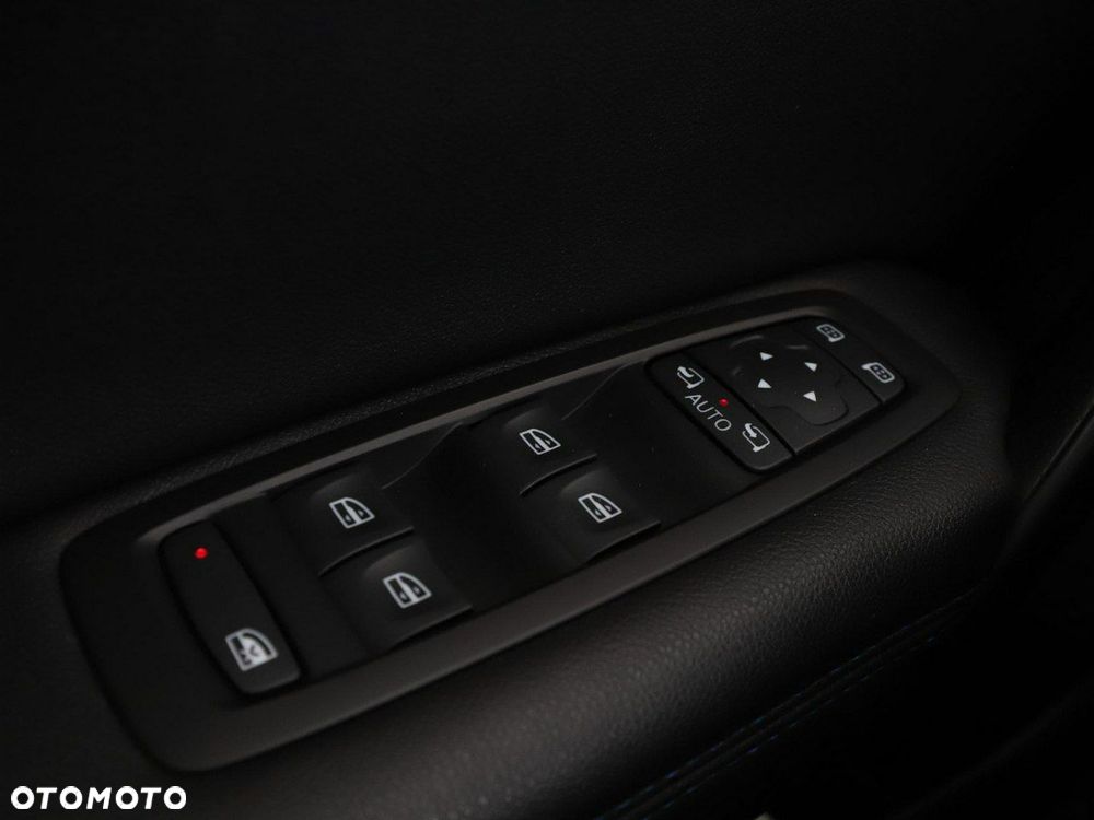 Renault Megane ENERGY TCe 205 EDC GT - 38
