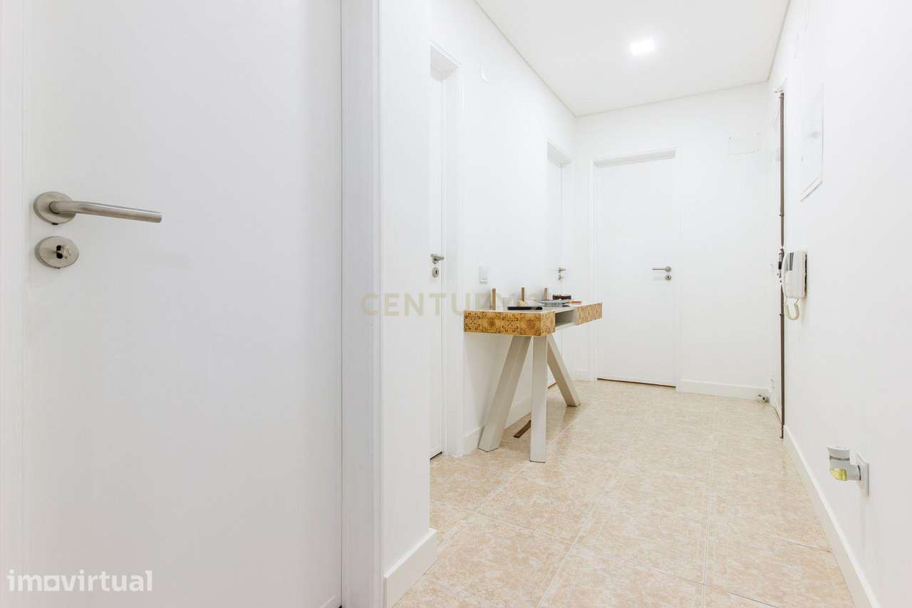 Apartamento T3 Transformado em T2 em Corroios, Seixal - Oportunidade Ú - Grande imagem: 2/23