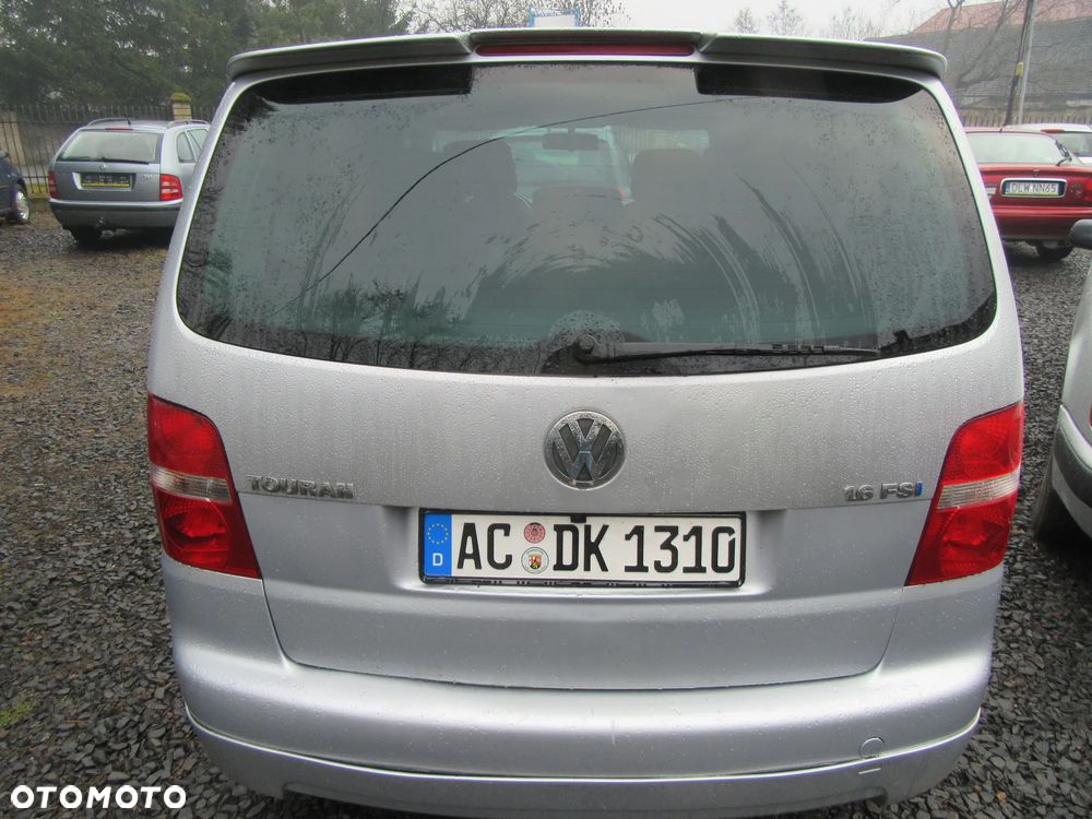 Volkswagen Touran 1.6 FSI - 9