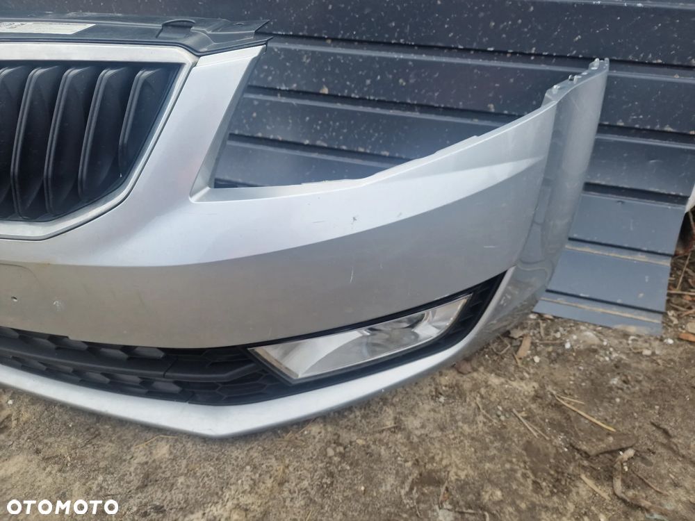 25/ zderzak przedni skoda octavia III - 4
