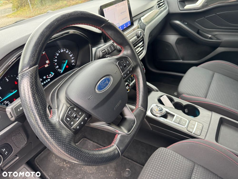 Ford Focus 1.5 EcoBlue Start-Stopp-System ST-LINE STYLE - 12
