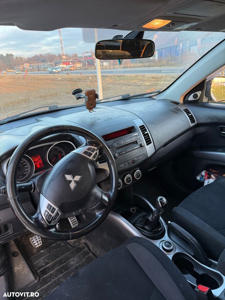 Mitsubishi Outlander 2.2 DI-D Instyle - 11