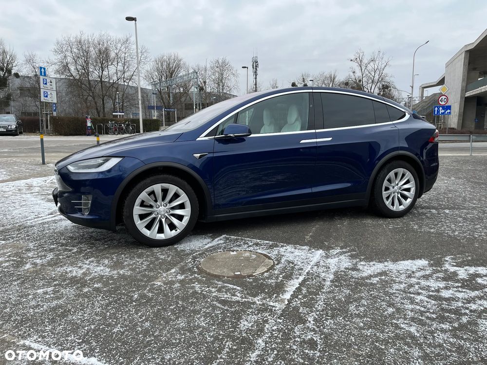 Tesla Model X 75 D - 6