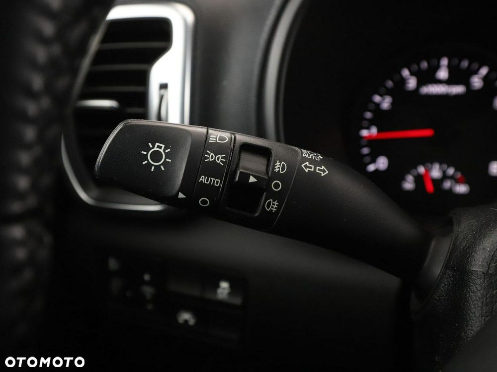 Kia Sportage 1.6 GDI 2WD Attract - 33