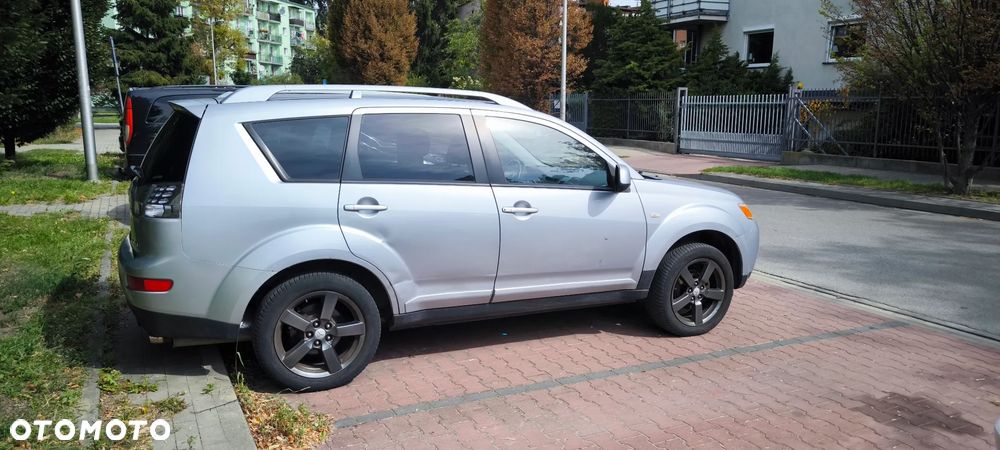 Mitsubishi Outlander 2.0 DID Intense + - 5