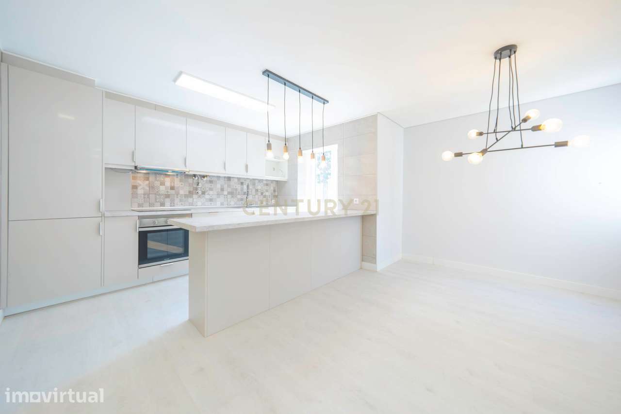 Apartamento T2 Remodelado em São Sebastião, Setúbal – Conforto, Qualid - Grande imagem: 5/34