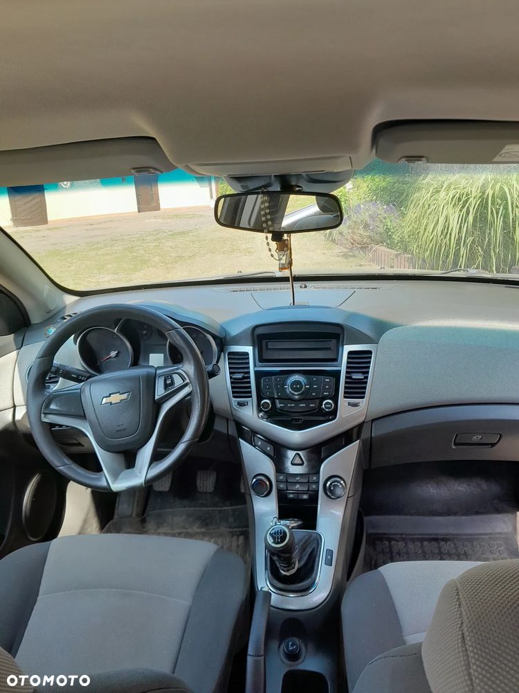 Chevrolet Cruze 1.6 - 8