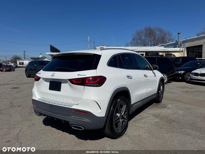 Mercedes-Benz GLA 250 AMG Line - 3