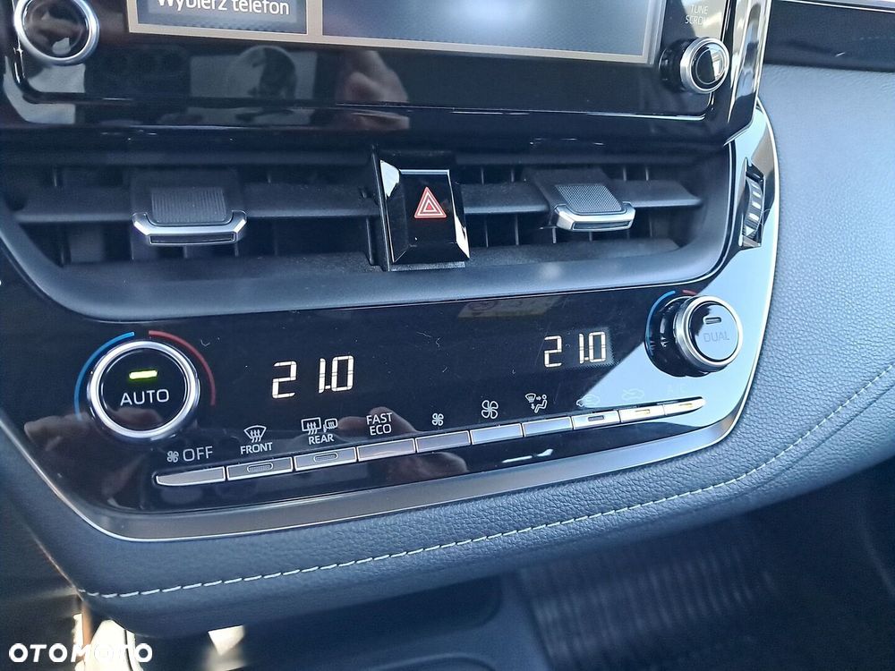 Toyota Corolla 1.8 Hybrid Comfort - 23
